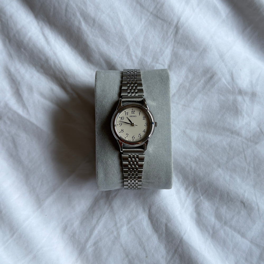 90s Seiko Silver Round Watch