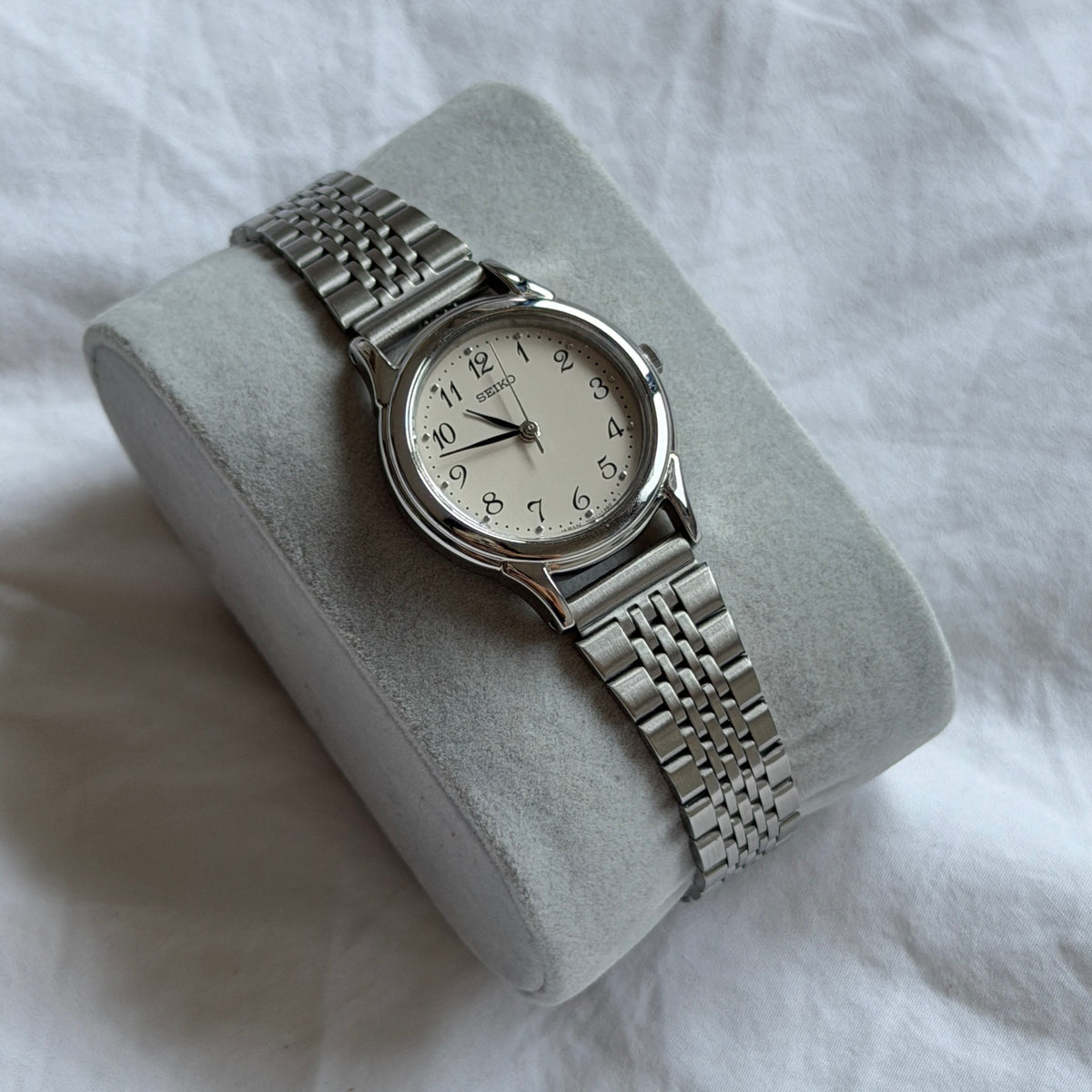 90s Seiko Silver Round Watch