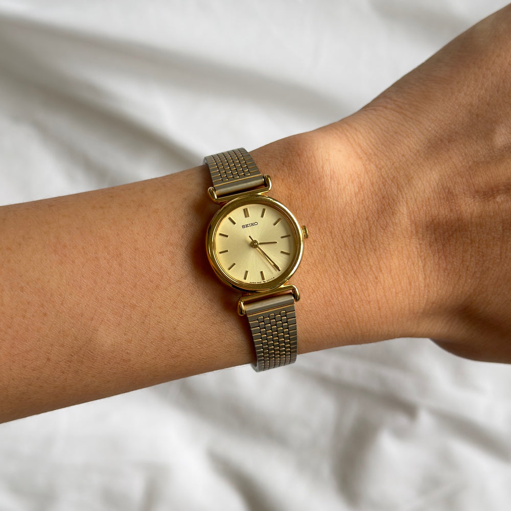 90s Seiko Gold Mesh Round Watch