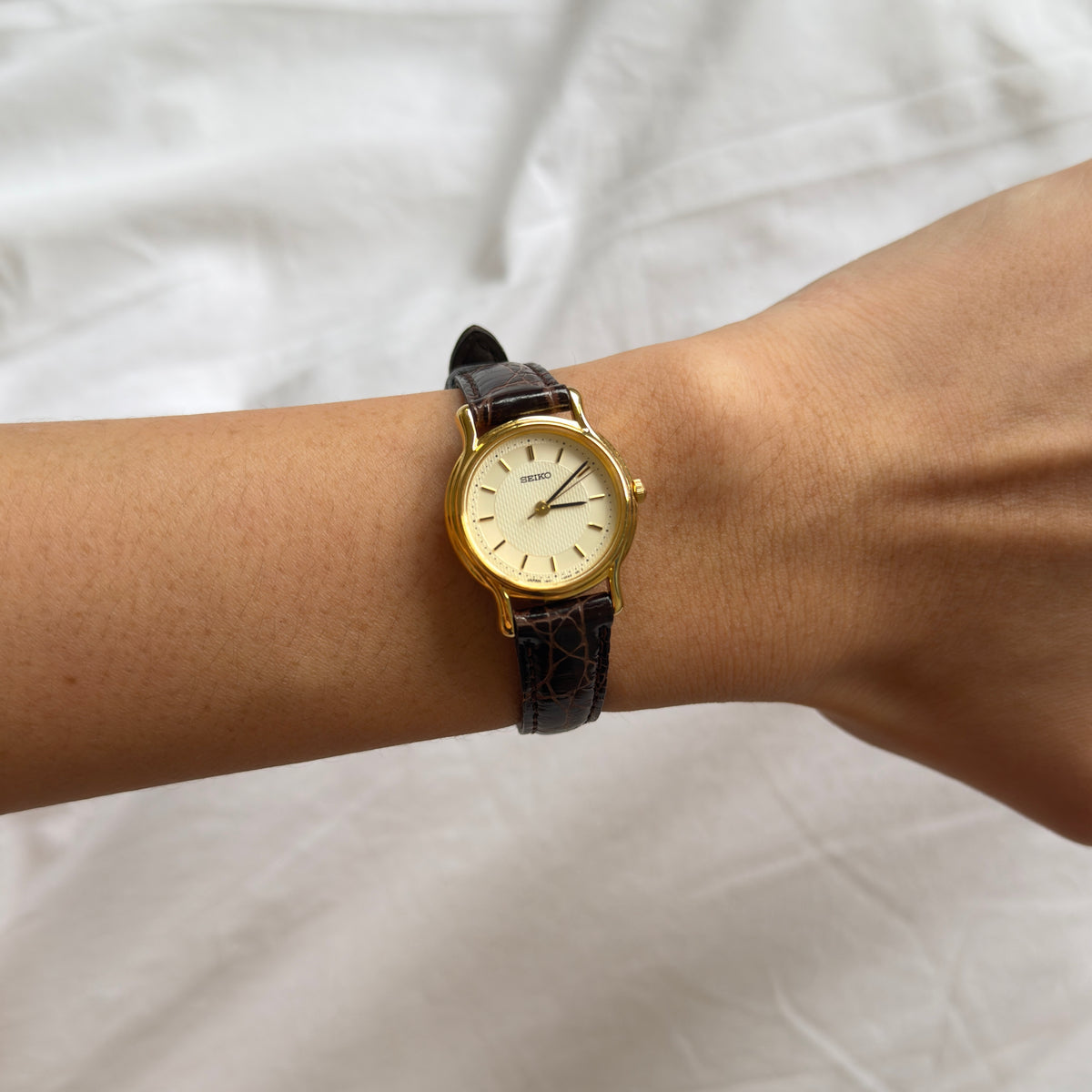 90s Seiko Gold Round Leather Watch
