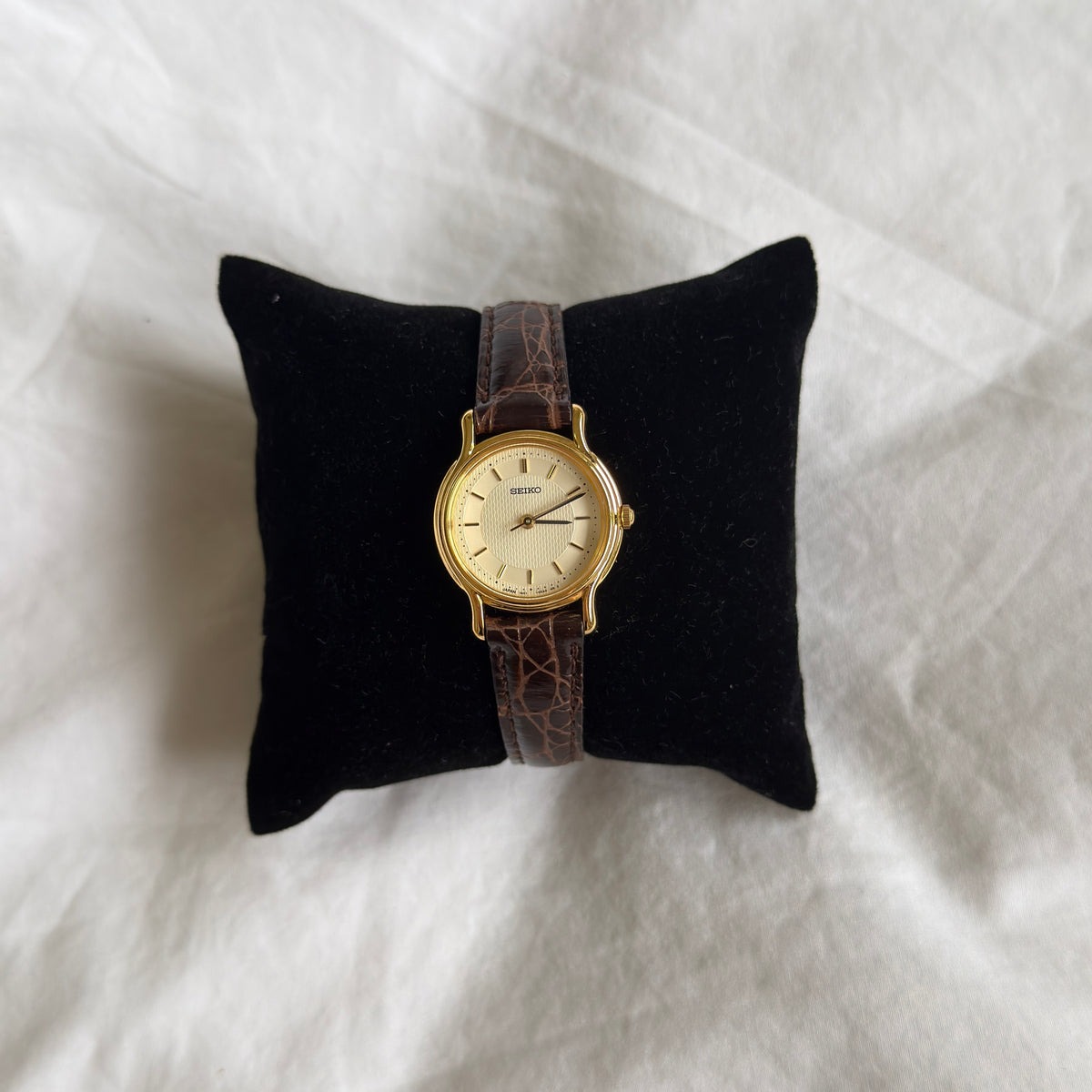 90s Seiko Gold Round Leather Watch