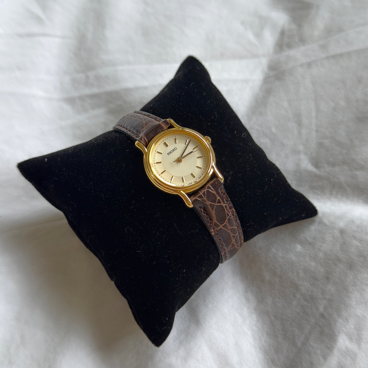 90s Seiko Gold Round Leather Watch