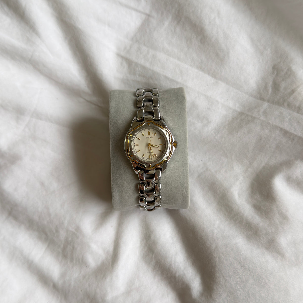 90s Seiko Lucent Duotone Flower Bezel Watch