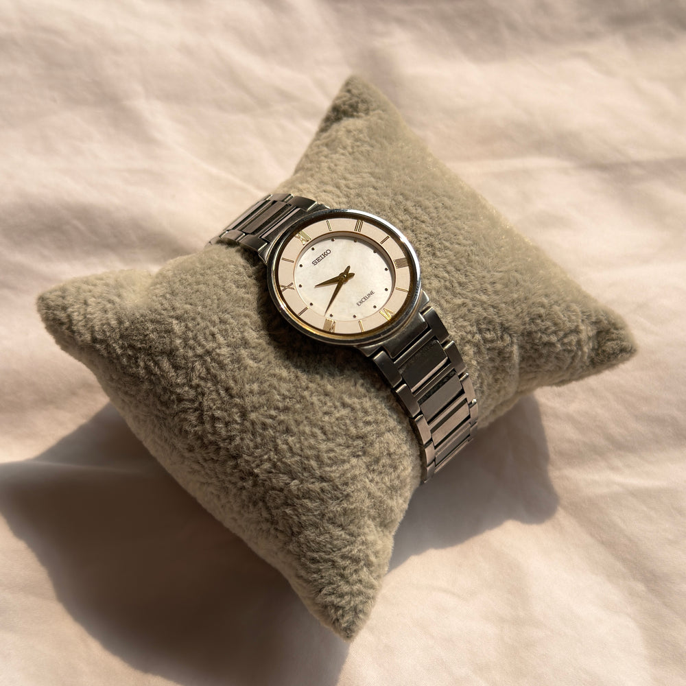 90s Seiko Exceline Shell Dial Roman Numeral Watch