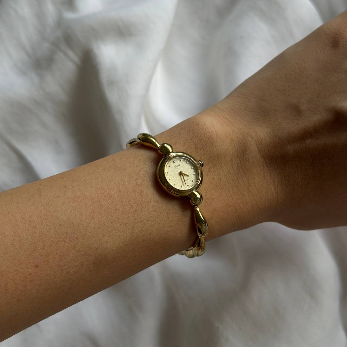 90s Citizen Opus Round Gold Watch