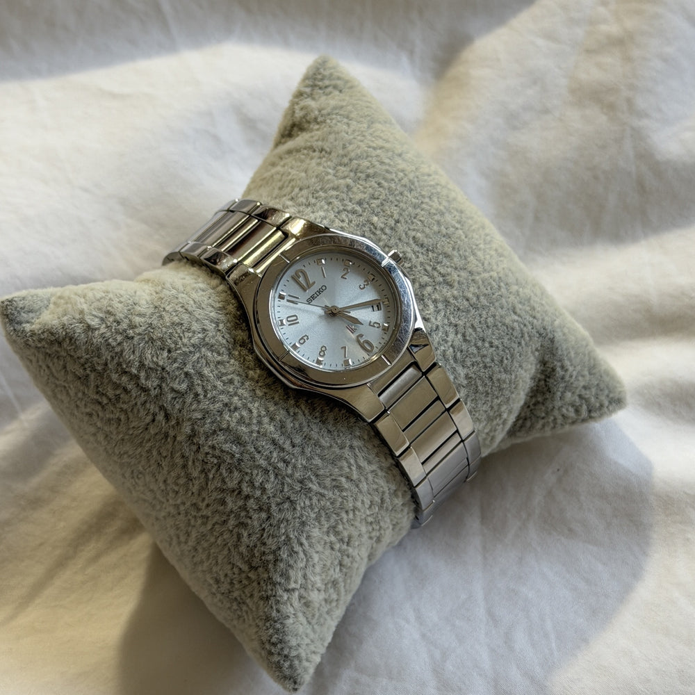 00s Seiko Lukia Silver Round Watch